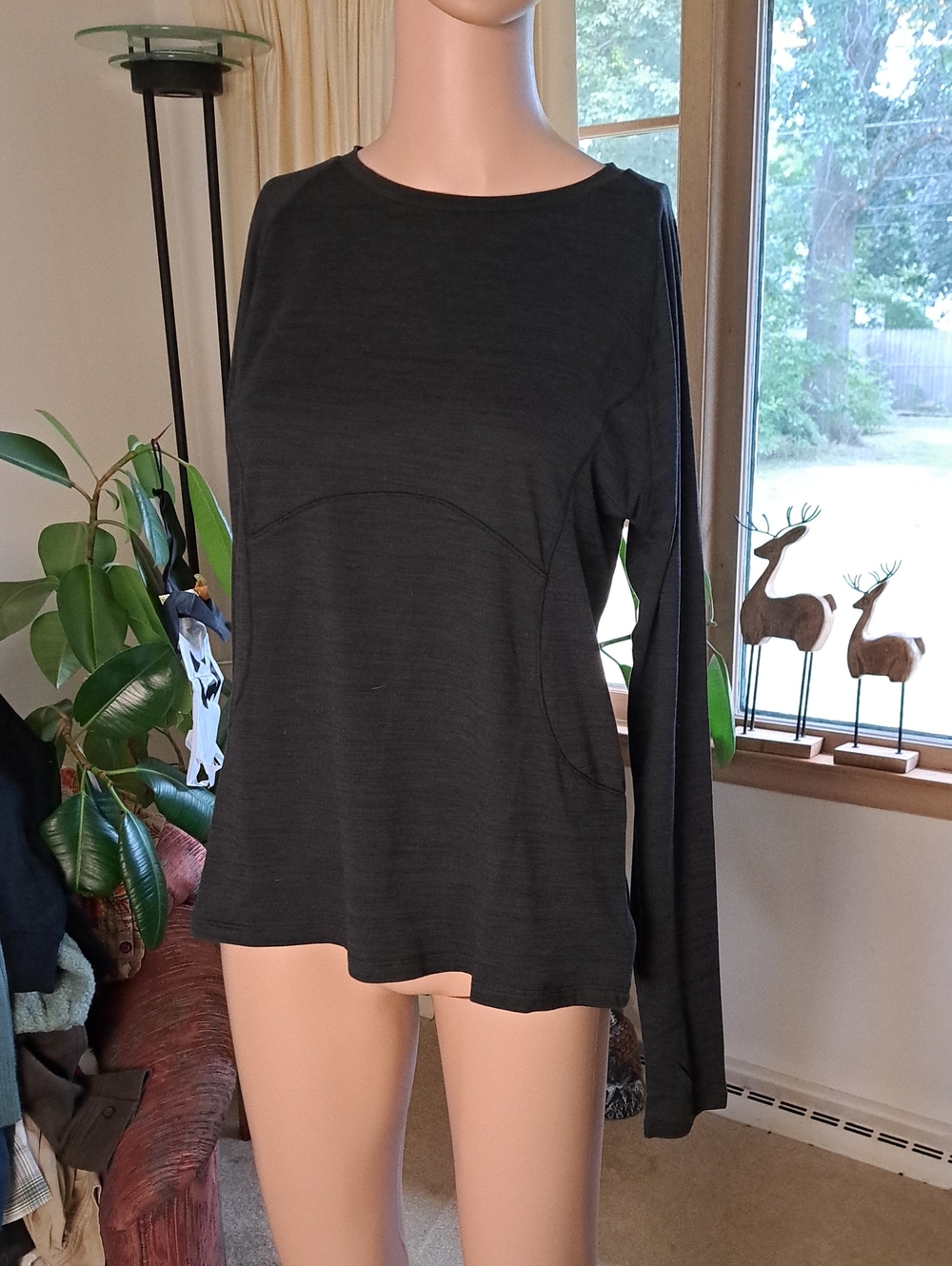 Spyder Women's Black Long-Sleeve Crewneck Top M Ptp 18